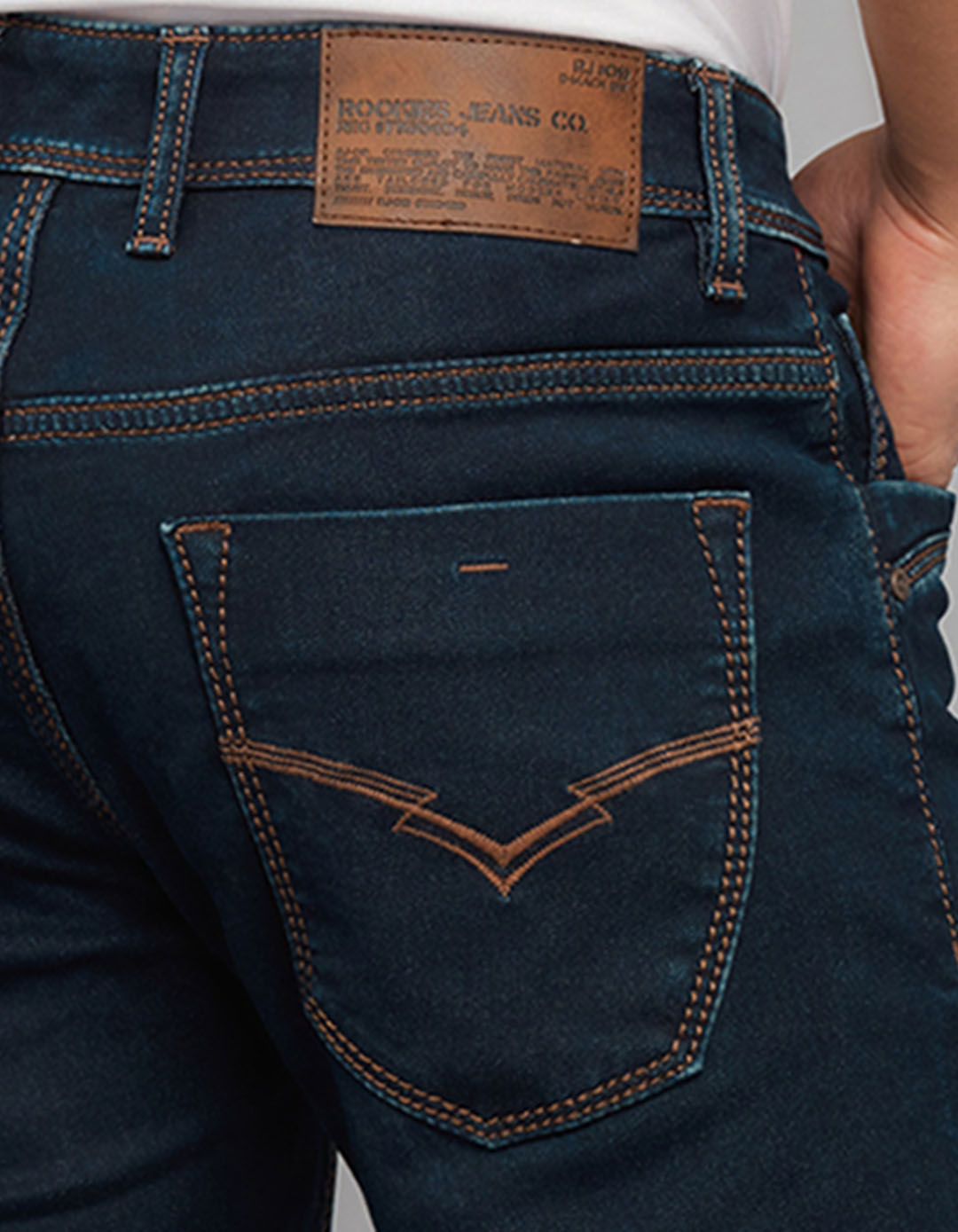 Dark Blue 5 Pocket Low-Rise Tapered Ankle Length Knit Denim Jeans