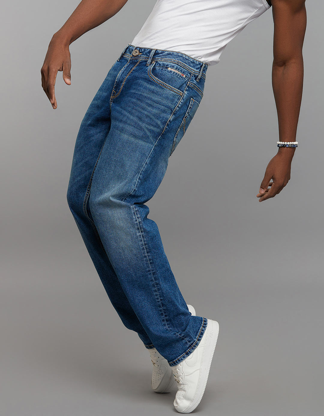 Medium Blue 5 Pocket Midrise, Comfort And Straight Fit Stretch Jeans